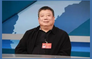 李崴